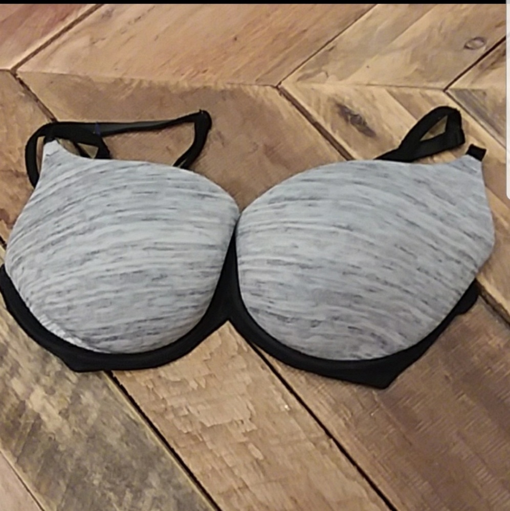 EUC PINK VS where everywhere bra. 32D